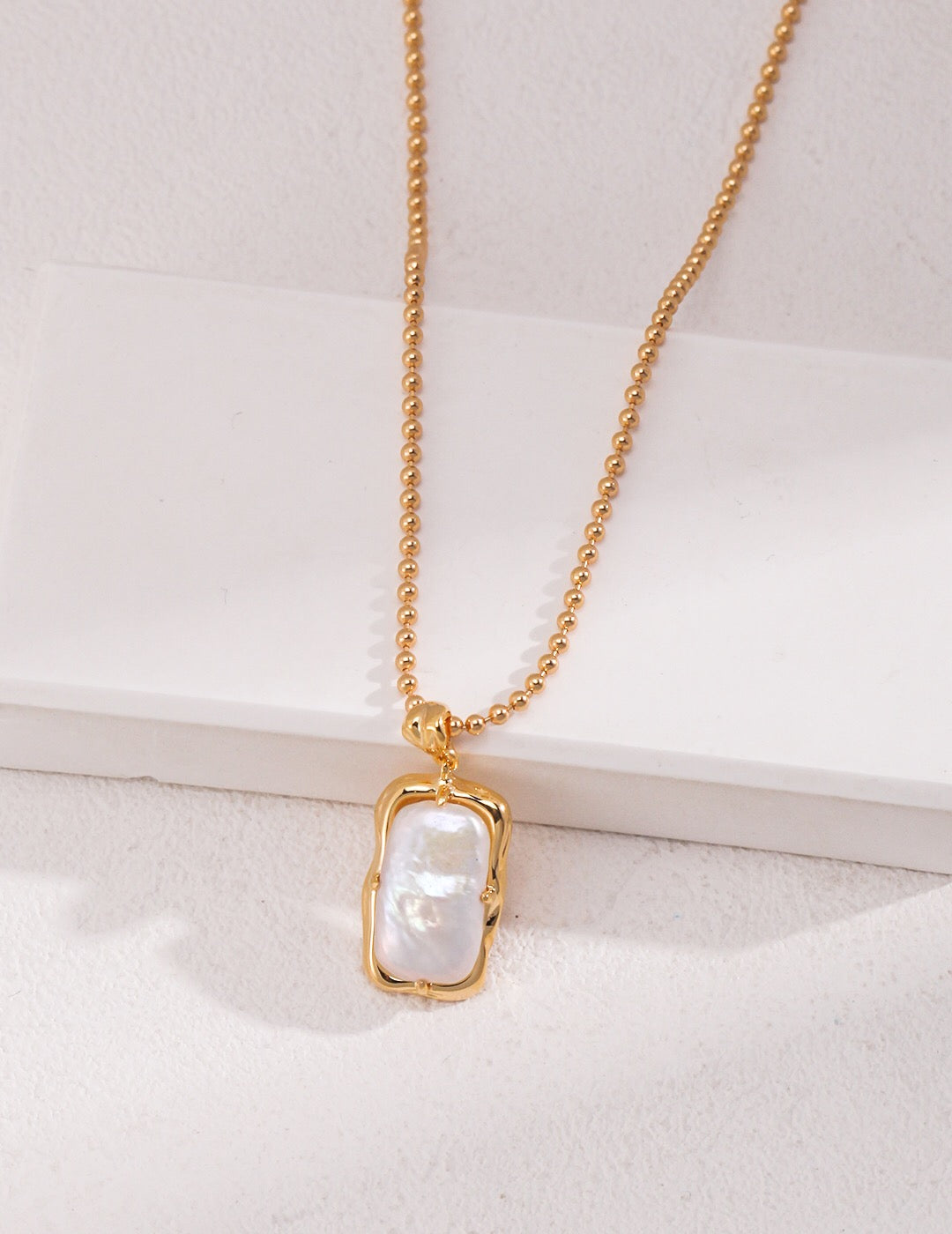 Simple Rectangle Pearl Necklace